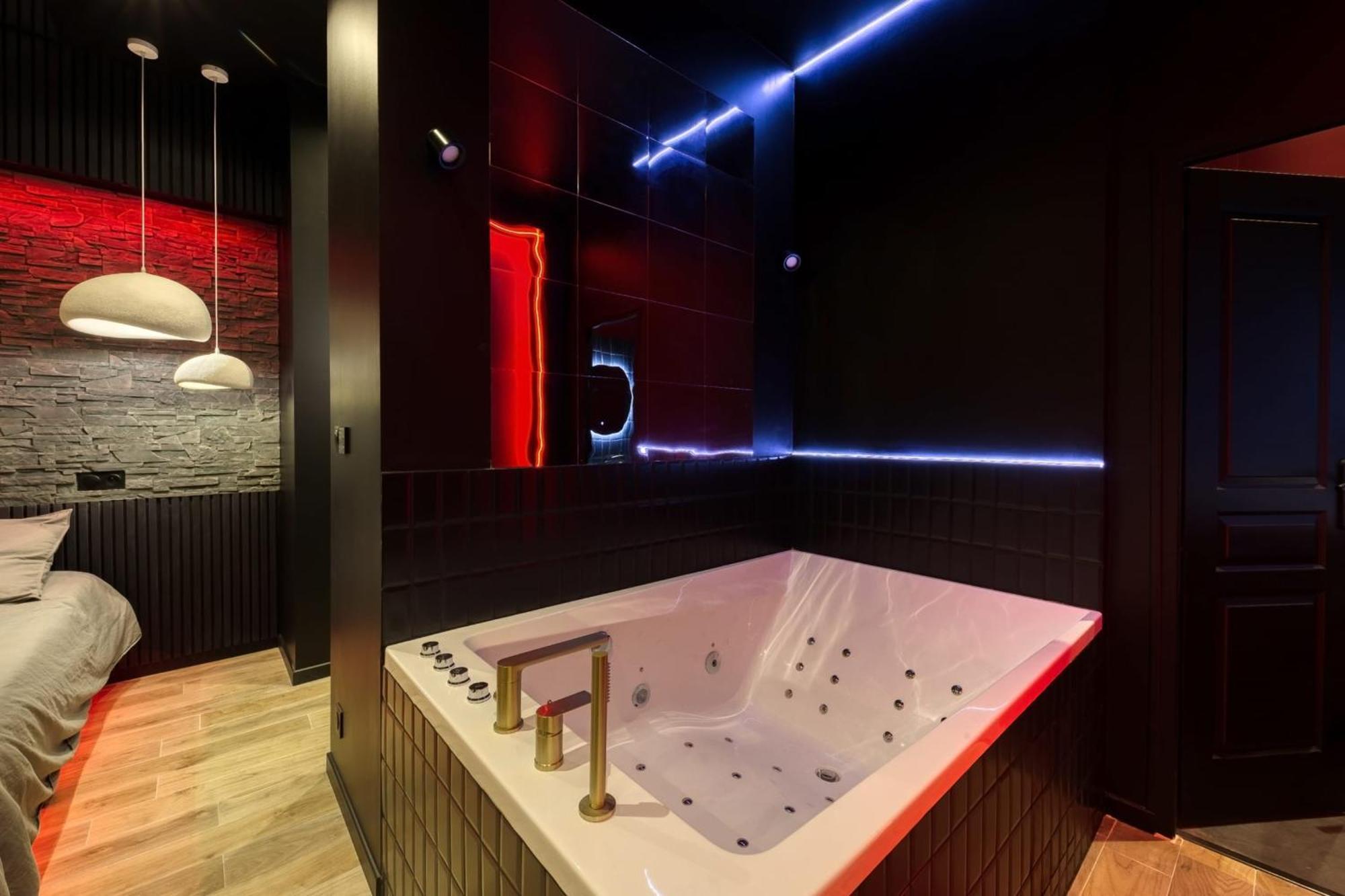 Suite Deluxe - Jacuzzi Μελάν Εξωτερικό φωτογραφία